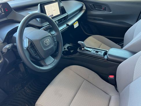 Used 2024 Toyota Prius LE image 7