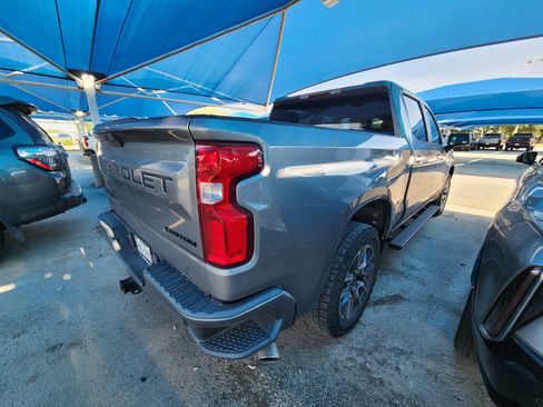 Used 2020 Chevrolet Silverado 1500 Custom w/ Custom Value Package RWD image 4