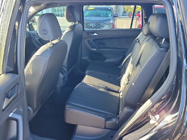 Certified 2023 Volkswagen Tiguan SE R-Line FWD image 11
