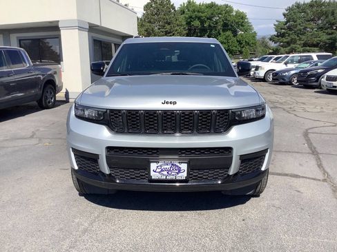 Used 2025 Jeep Grand Cherokee L Laredo AWD/4WD image 6