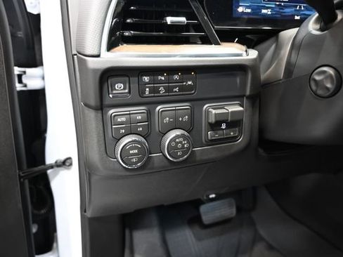 New 2026 Chevrolet Suburban High Country AWD/4WD image 28