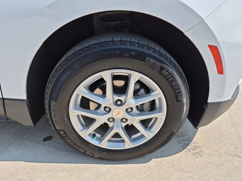 Certified 2024 Chevrolet Equinox LS w/ LS Convenience Package FWD image 13