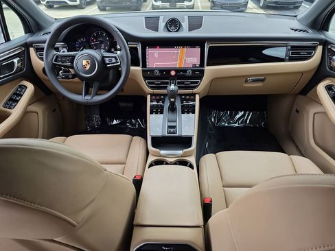 Used 2026 Porsche Macan AWD/4WD image 27