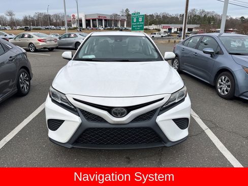 Used 2019 Toyota Camry SE image 1