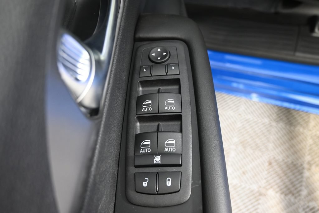 New 2027 Chrysler Pacifica Select AWD/4WD image 21