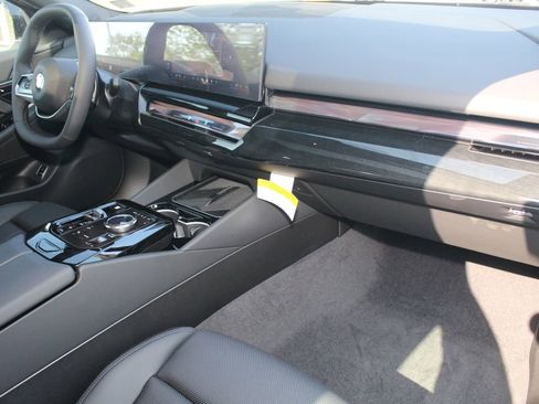 New 2027 BMW 530i xDrive AWD/4WD image 25