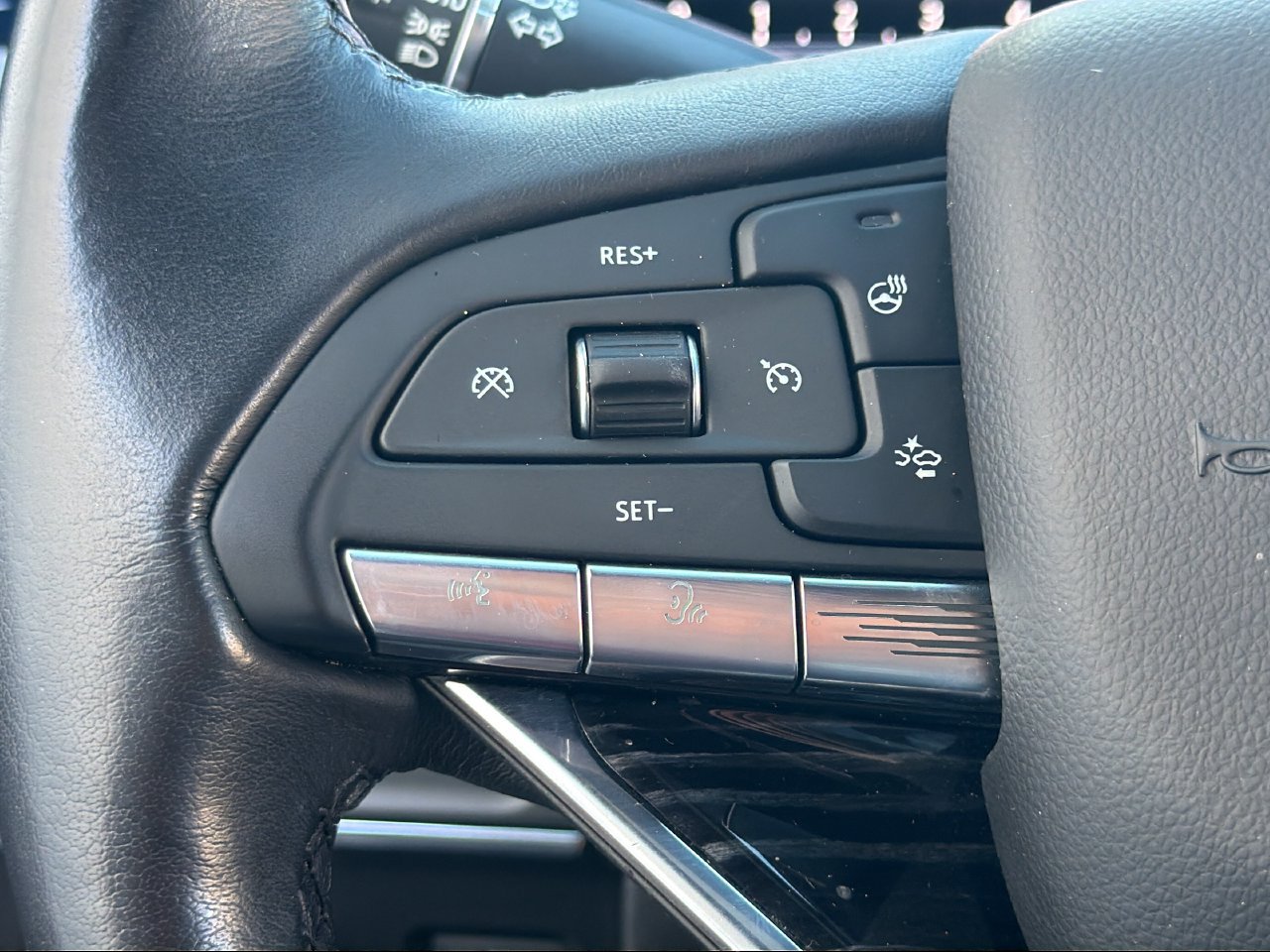 Used 2021 Cadillac Escalade Sport w/ Driver Assist Tech Package RWD image 25