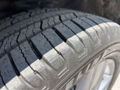 Used 2019 Volkswagen Tiguan SEL Premium AWD/4WD image 8