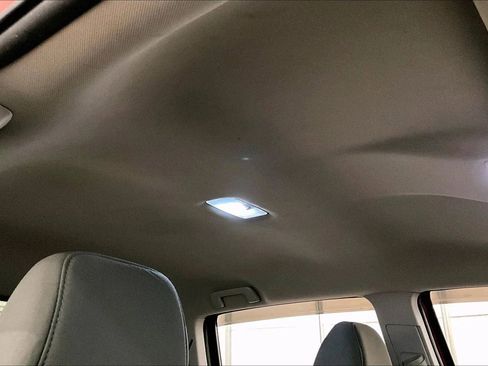 Used 2018 Toyota Tacoma SR5 image 21