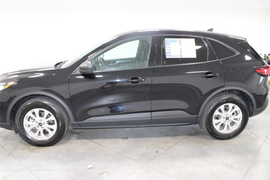 Used 2025 Ford Escape Active AWD/4WD image 6