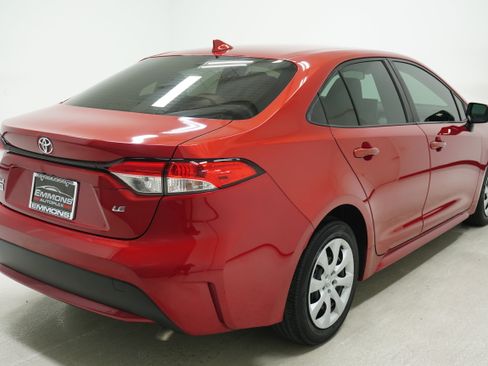 Used 2020 Toyota Corolla LE FWD image 4