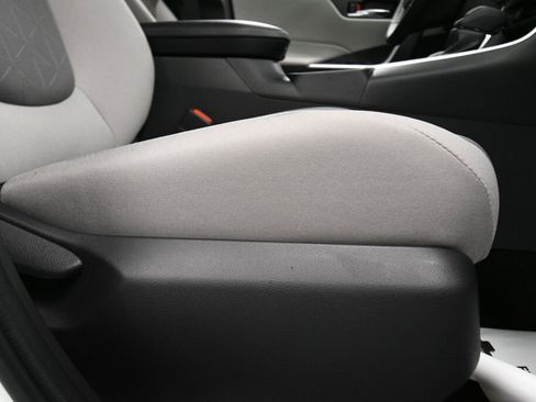 Used 2025 Toyota RAV4 XLE w/ Convenience Package image 28