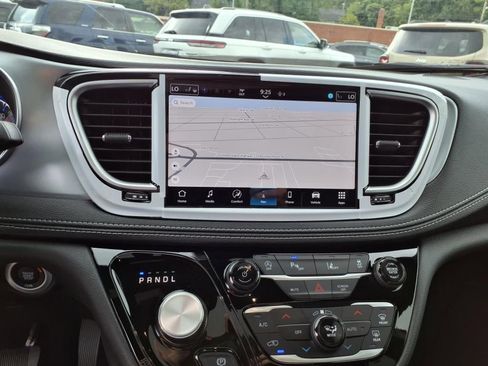 New 2026 Chrysler Pacifica Limited w/ S Appearance Package image 15