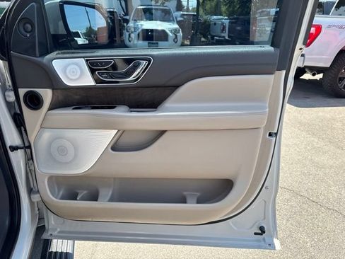 Used 2022 Lincoln Navigator Reserve AWD/4WD image 45