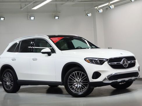 Certified 2026 Mercedes-Benz GLC 300 4MATIC image 8