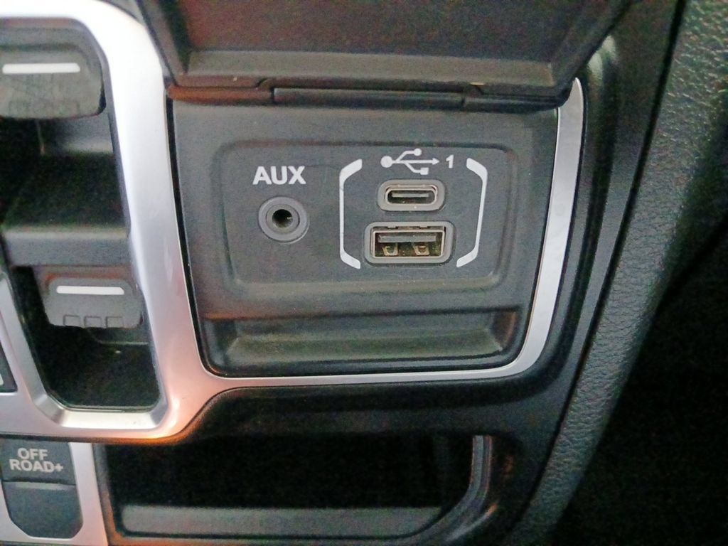 Used 2021 Jeep Gladiator Mojave AWD/4WD image 6