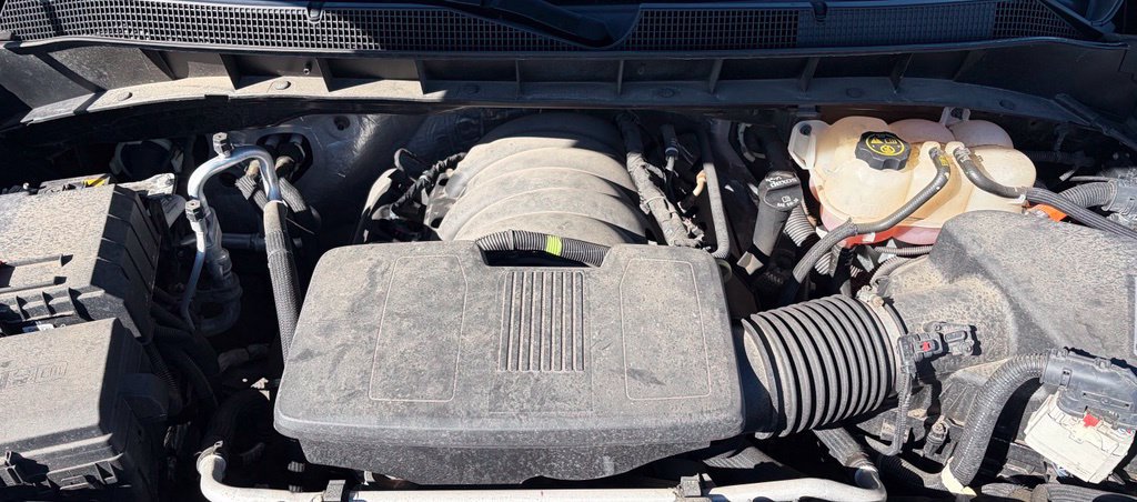 Used 2020 Chevrolet Silverado 1500 Custom w/ Custom Value Package AWD/4WD image 8
