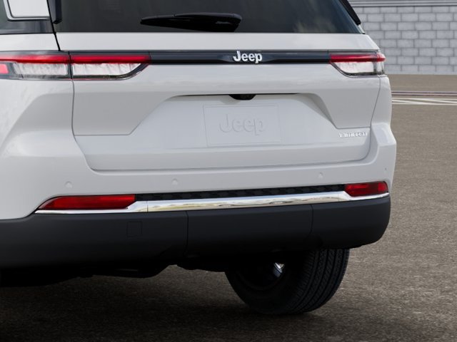 New 2027 Jeep Grand Cherokee Limited RWD image 13