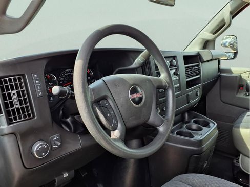 Used 2018 GMC Savana 2500 w/ Driver Convenience Package image 15