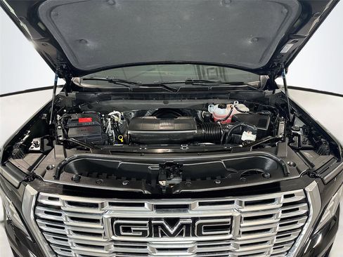Used 2026 GMC Yukon Denali w/ Sun & Power Step Package AWD/4WD image 29