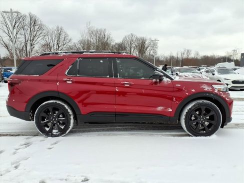 Certified 2022 Ford Explorer ST-Line w/ Class IV Trailer Tow Package image 9