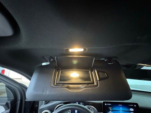 Used 2022 Mercedes-Benz GLC 300 image 36