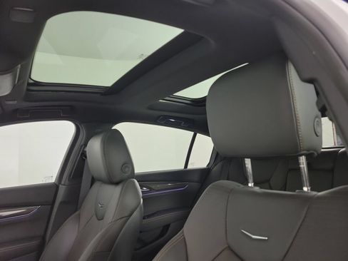 Used 2026 Cadillac CT5 V w/ Technology Package RWD image 16