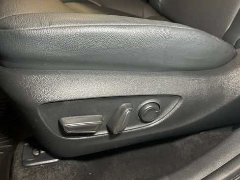 Used 2024 Toyota Grand Highlander AWD image 16