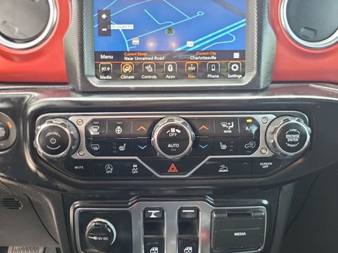 Used 2023 Jeep Wrangler Rubicon w/ Cold Weather Group AWD/4WD image 22