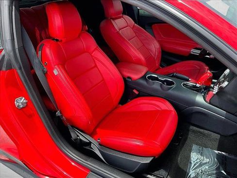 Used 2017 Ford Mustang Coupe RWD image 9