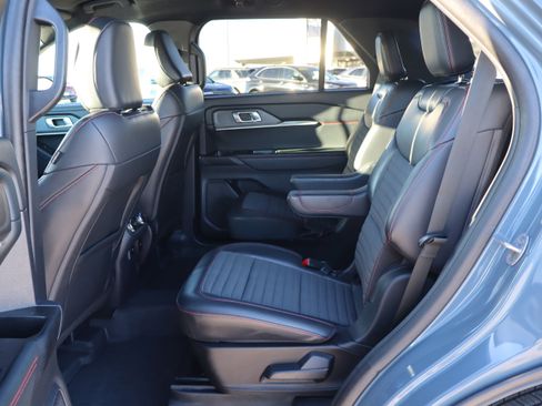 Used 2025 Ford Explorer ST-Line image 10