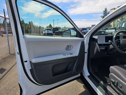 Used 2024 Hyundai Ioniq 5 SEL RWD image 17