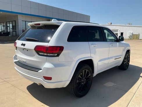 Used 2019 Jeep Grand Cherokee Altitude AWD/4WD image 35