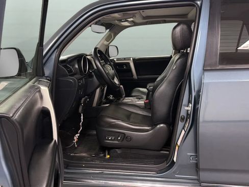 Used 2013 Toyota 4Runner SR5 AWD/4WD image 21