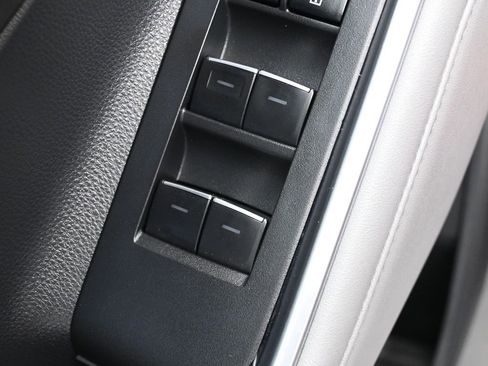 Used 2023 Toyota Highlander Limited image 14