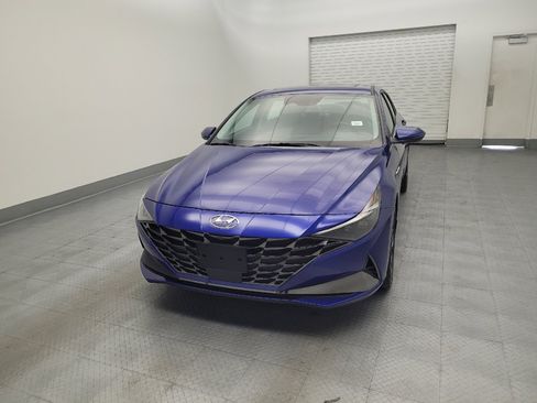 Used 2023 Hyundai Elantra Limited w/ Winter Weather Package FWD image 15