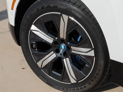 Certified 2024 BMW iX xDrive50 w/ Premium Package image 7