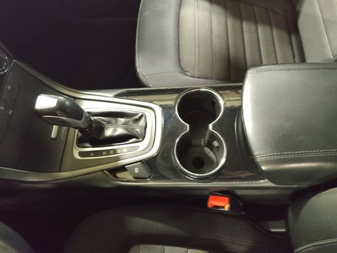 Used 2016 Ford Edge SE image 26