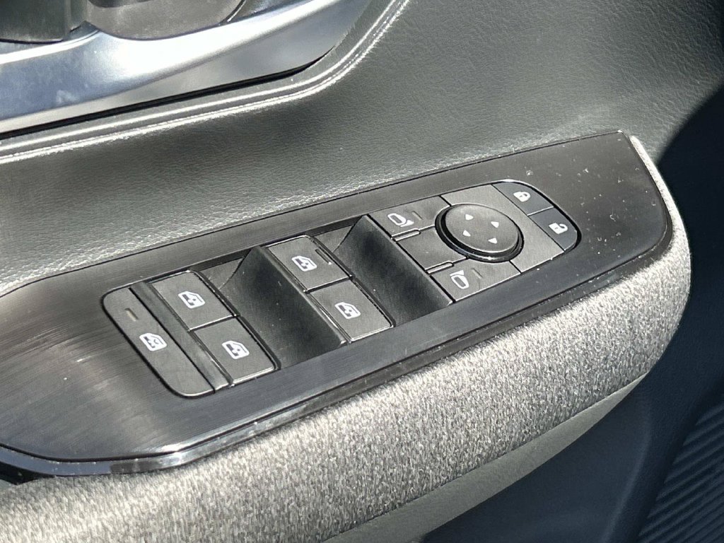 Used 2026 Nissan Kicks SV FWD image 20