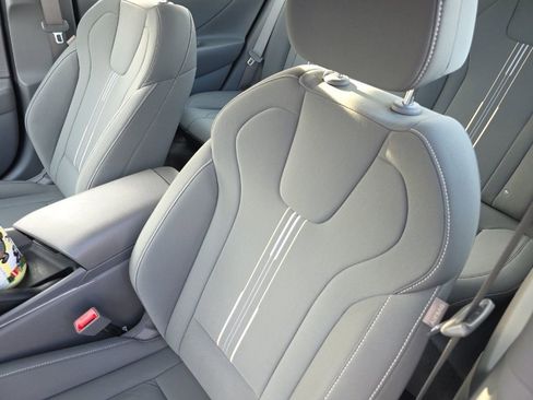 Used 2023 Hyundai Elantra SEL image 13