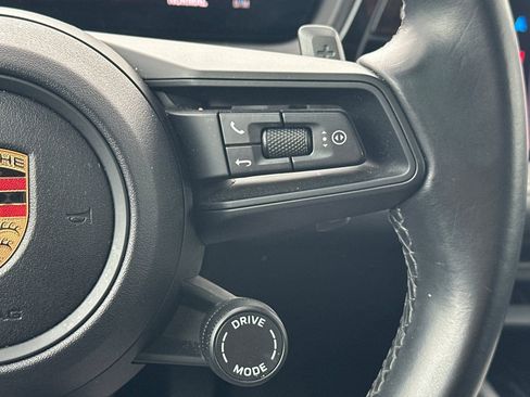 Used 2024 Porsche Cayenne image 38