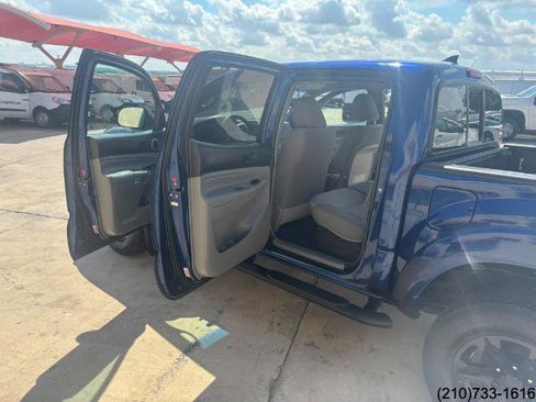 Used 2015 Toyota Tacoma PreRunner image 15