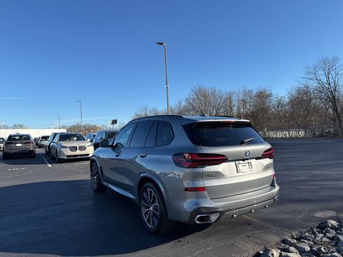 Used 2025 BMW X5 xDrive40i w/ M Sport Package image 3
