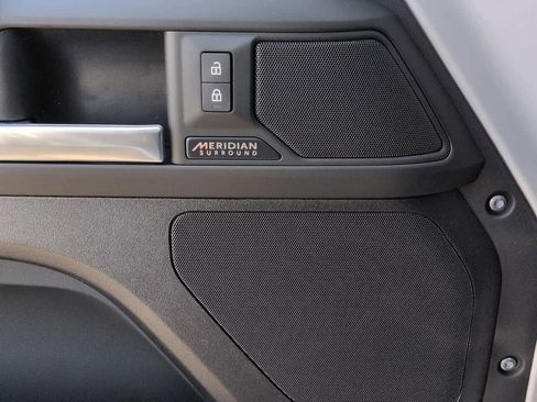 New 2026 Land Rover Defender 130 X-Dynamic SE AWD/4WD image 33