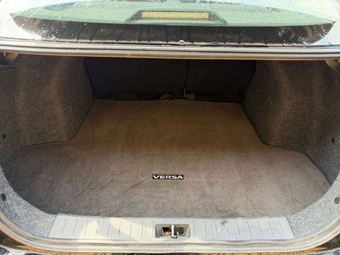 Used 2025 Nissan Versa SV image 29