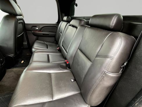 Used 2010 Chevrolet Avalanche LTZ AWD/4WD image 23