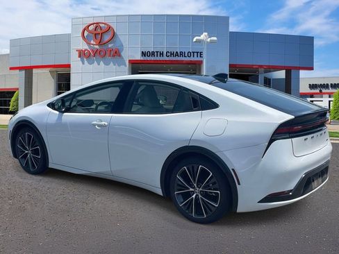 Used 2023 Toyota Prius FWD image 6