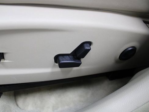 Used 2014 Chrysler 300 C w/ Beats Audio Group image 13