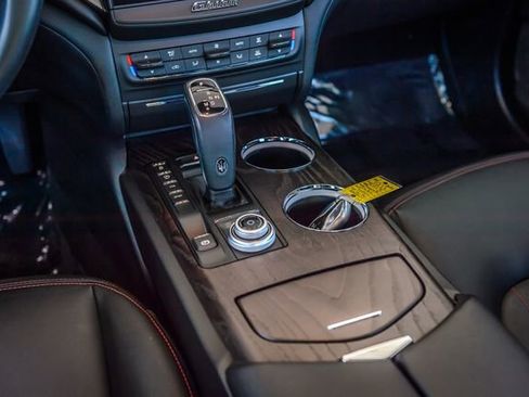 Used 2019 Maserati Ghibli S image 32