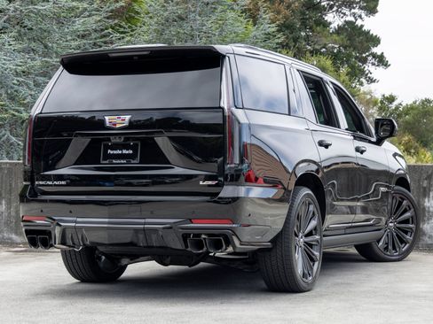 Used 2026 Cadillac Escalade V AWD/4WD image 11